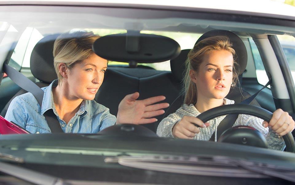 Prefer Experienced Driving Instructor To Get Proper Knowledge