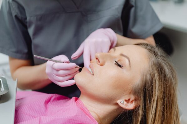 Exploring The Benefits Of Professional Teeth Whitening Services